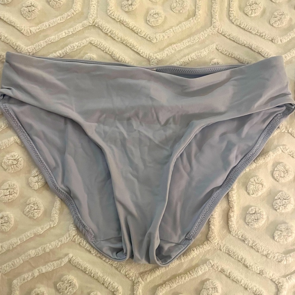 Lululemon Size 4 Swimsuit Bottoms, Periwinkle color